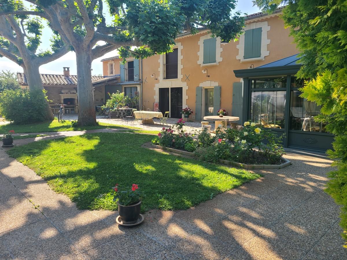 Le mas Le Jardin Provençal actuel au Thor